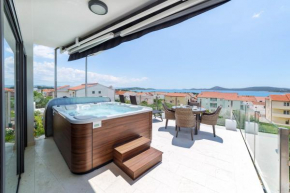 Villa Aliara Jacuzzi Apartment